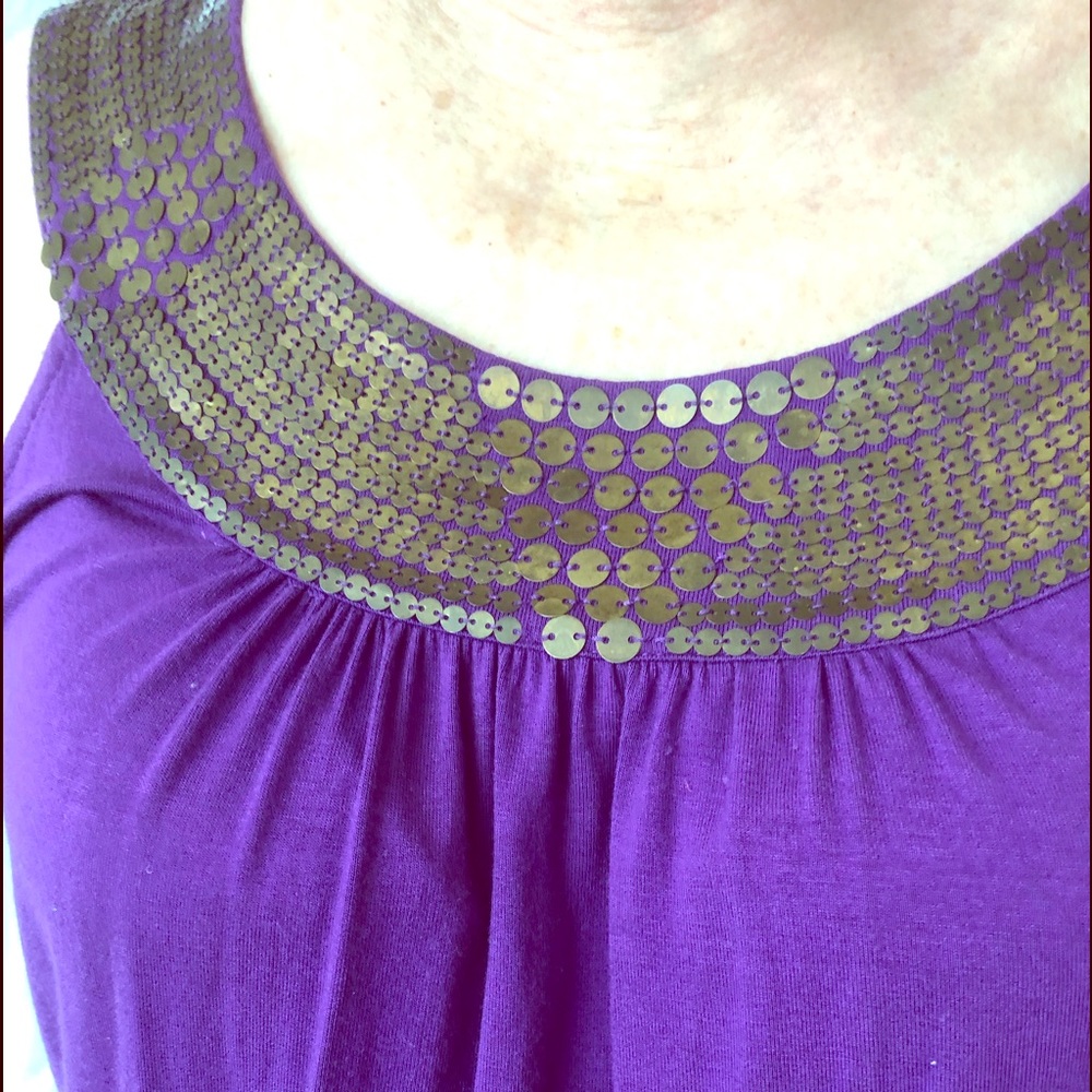 Sleeveless blouse, decorative